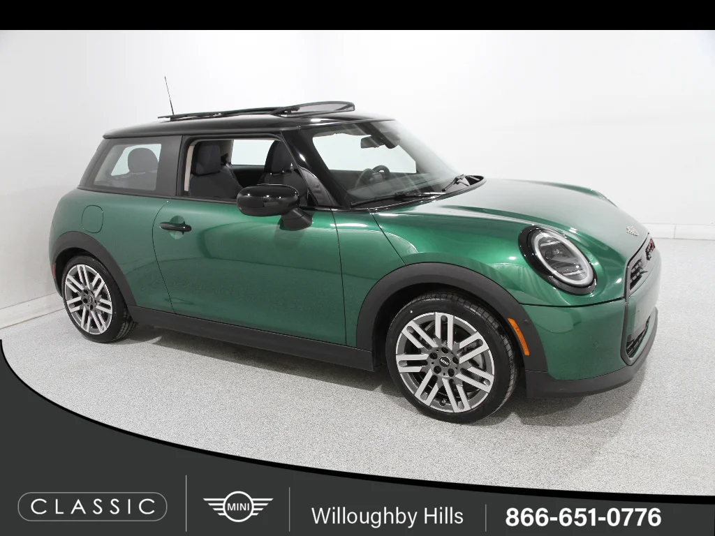 2025 MINI Hardtop Cooper S Signature's photo