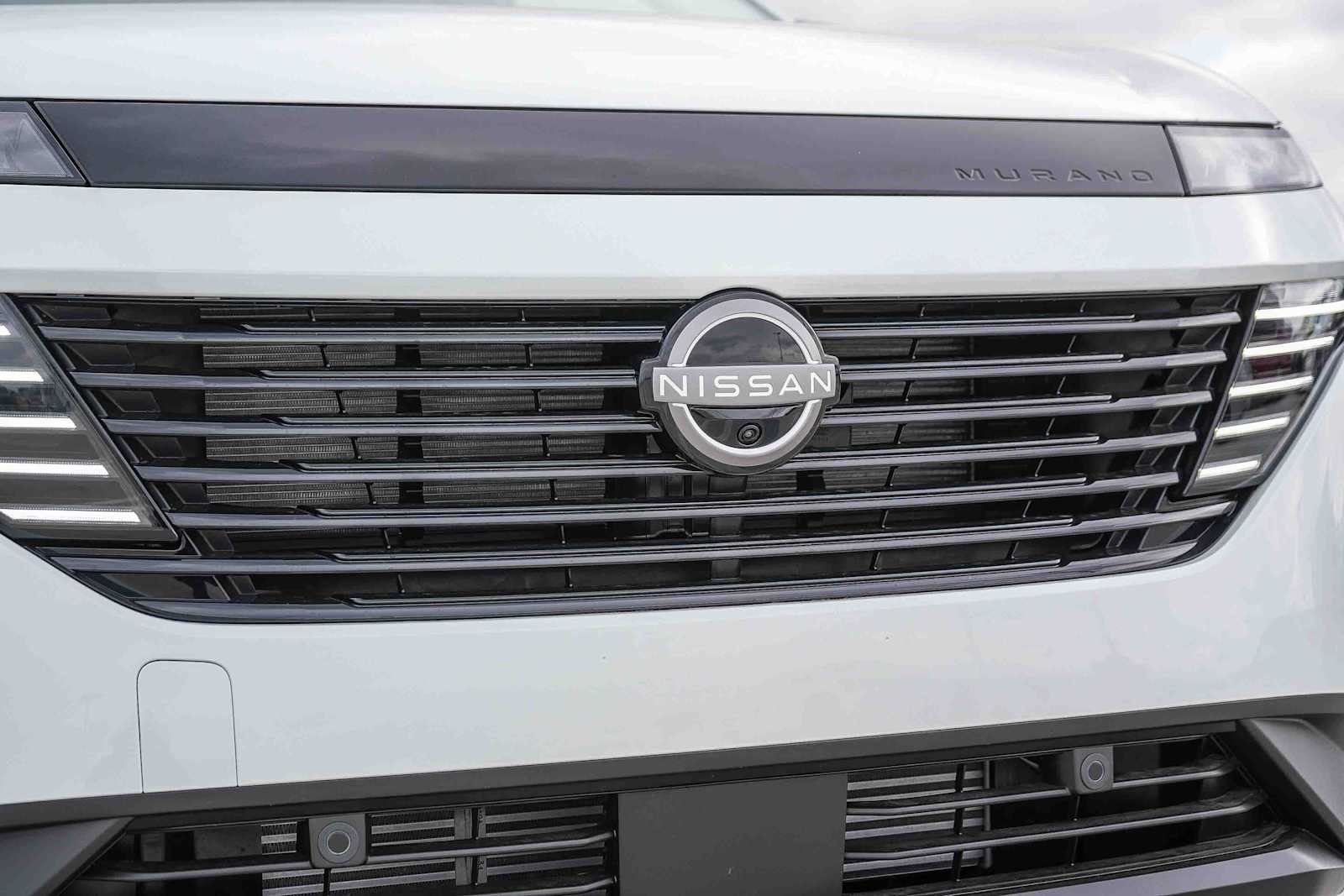 New 2026 Everest White Pearl TriCoat Nissan SL image 5