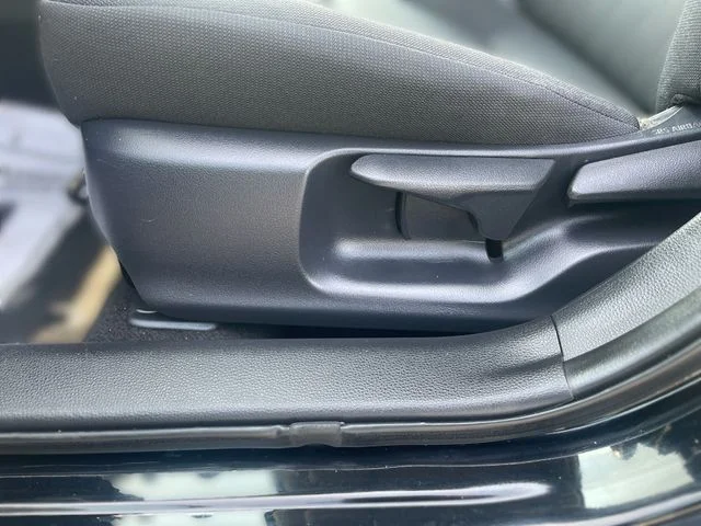 2025 Toyota Corolla LE - Photo 16