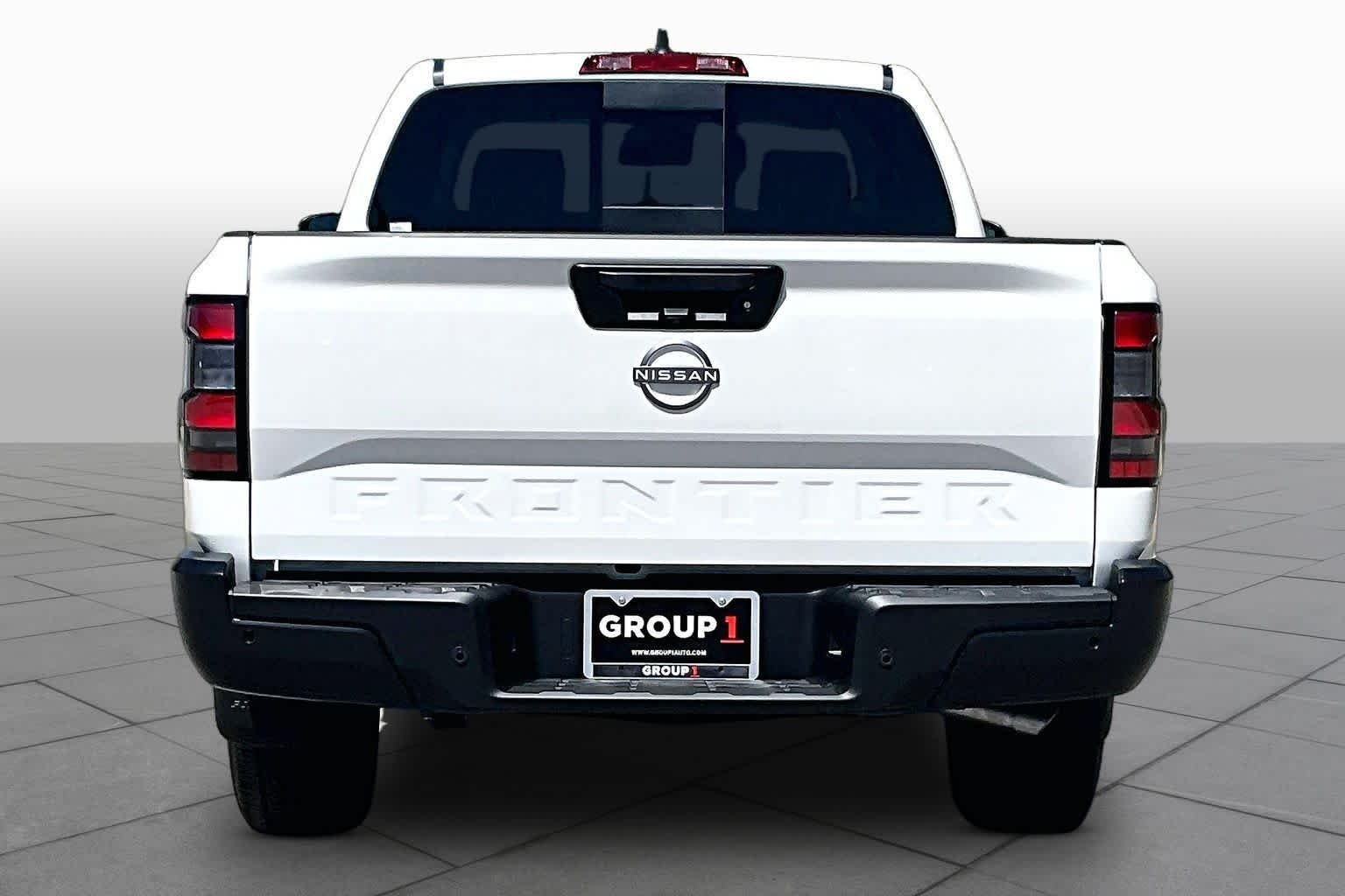 New 2026 Glacier White Nissan S image 4