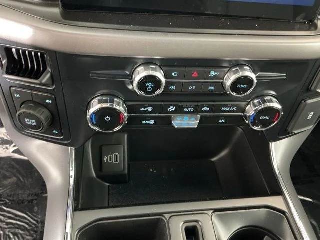 New 2026 Oxford White Ford XLT image 18