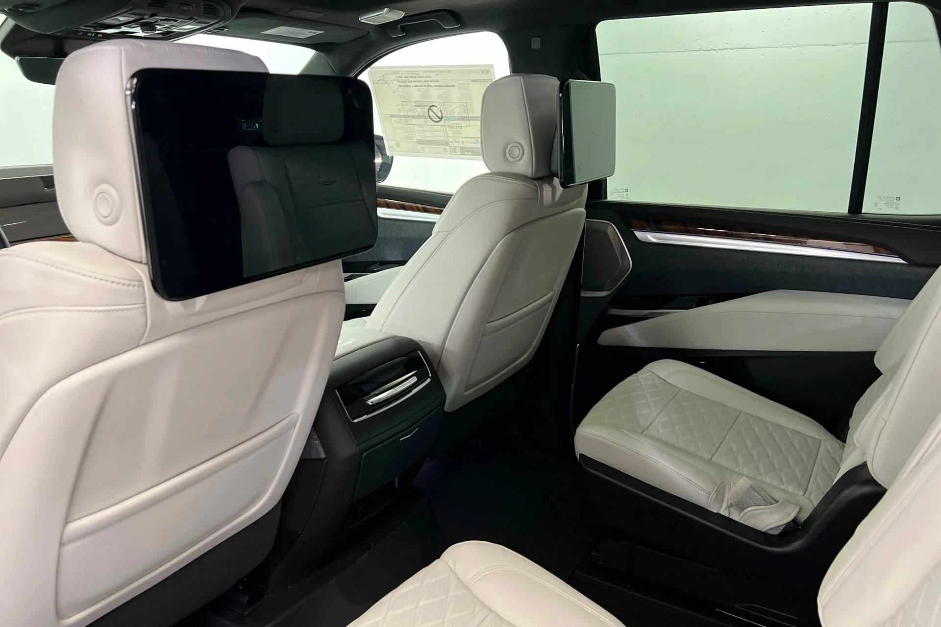 2026 Cadillac Escalade Platinum Sport - Photo 19