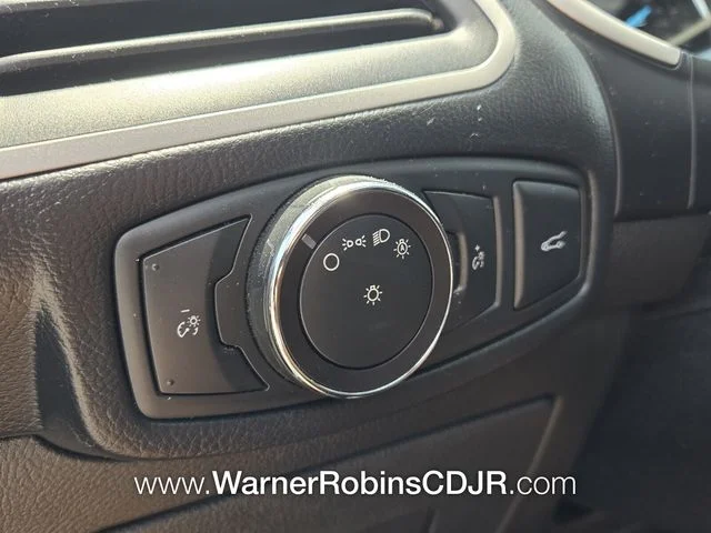 Used 2017 Gray Ford SEL image 30