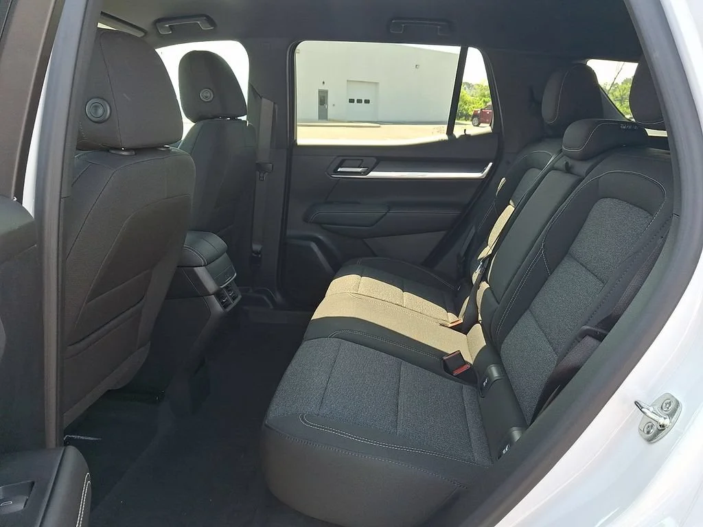 New 2027 Summit White GMC Elevation image 6