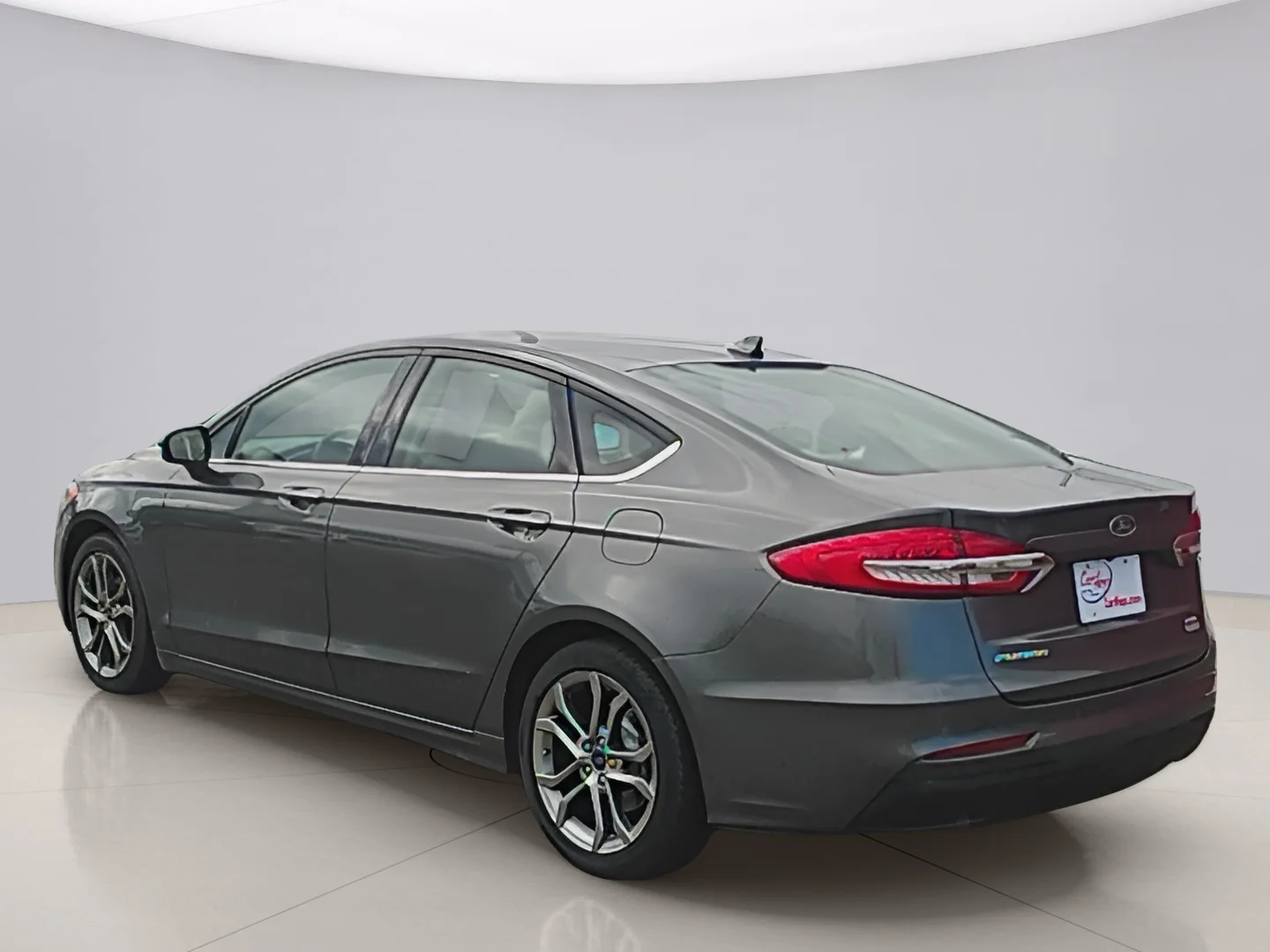Used 2020 Gray Ford SEL image 3