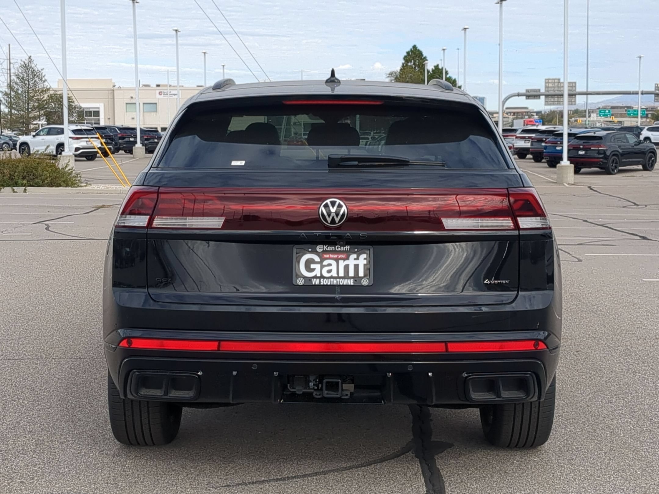 New 2026 Deep Black Pearl Volkswagen 2.0T SEL R-Line Black image 4
