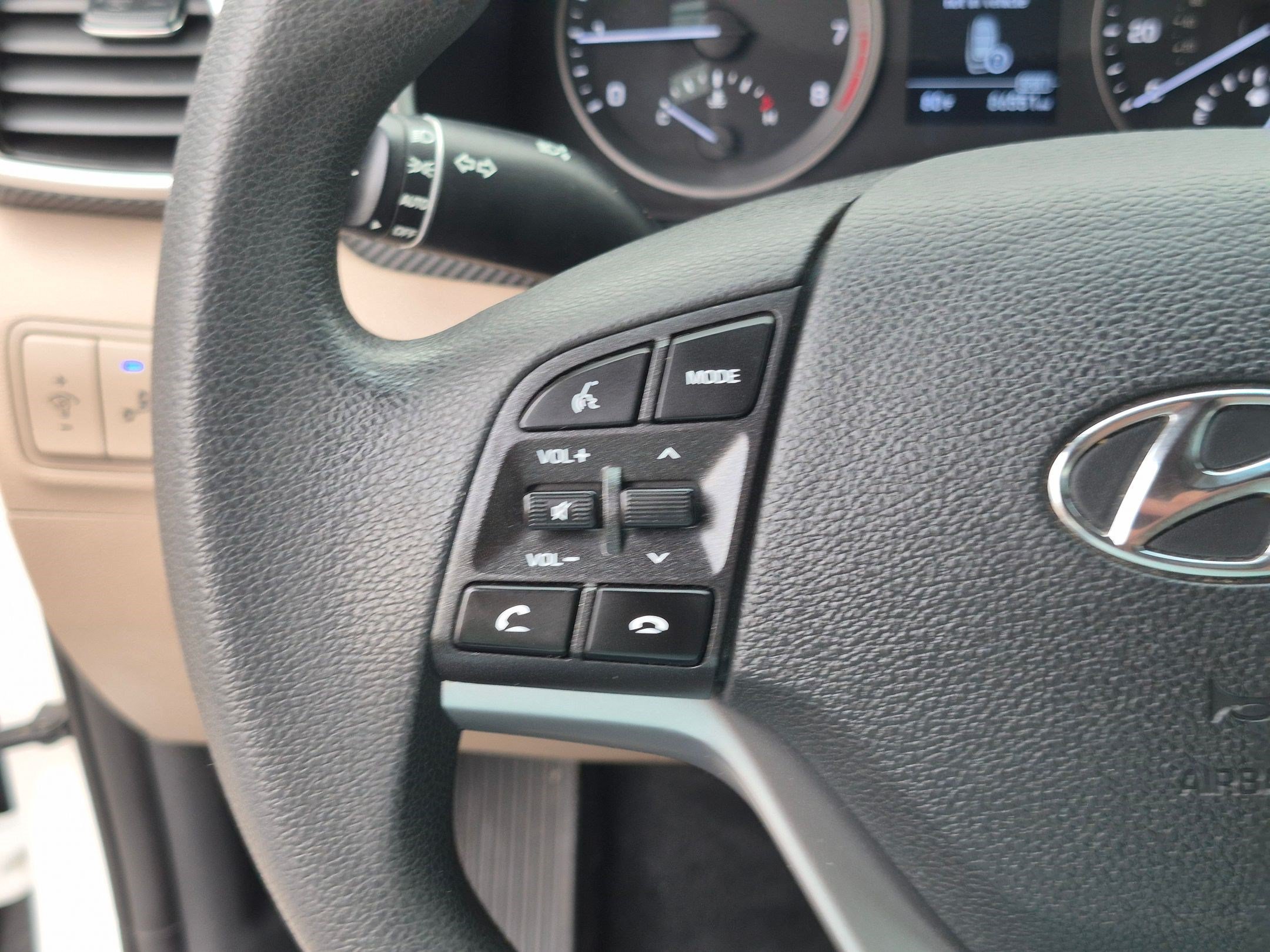 Used 2021 Winter White Hyundai Value image 11