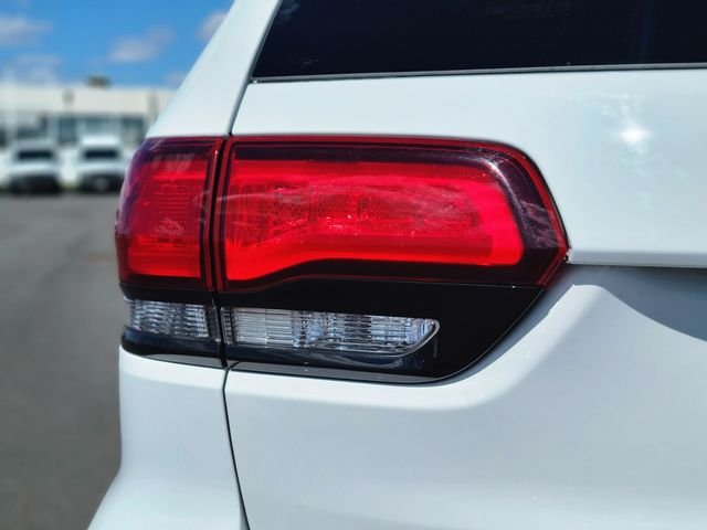 Used 2021 White Jeep Laredo X image 10