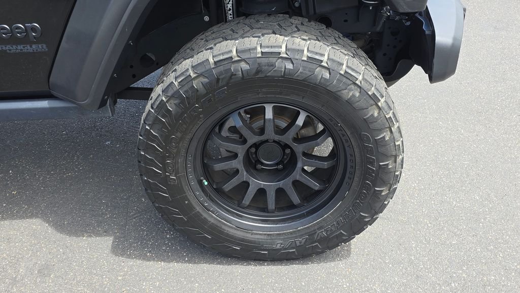Used 2022 Black Clearcoat Jeep Unlimited Willys image 9