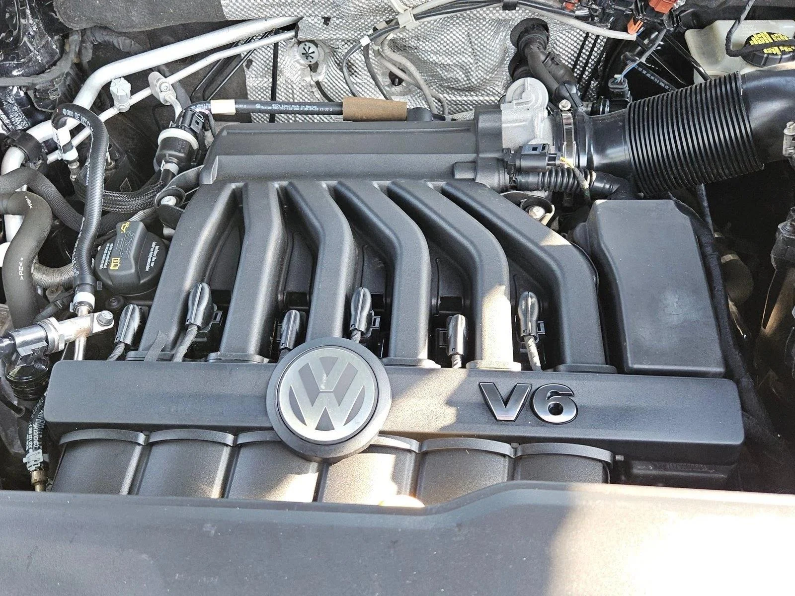 Used 2021 Deep Black Pearl Volkswagen 3.6L V6 SEL image 22