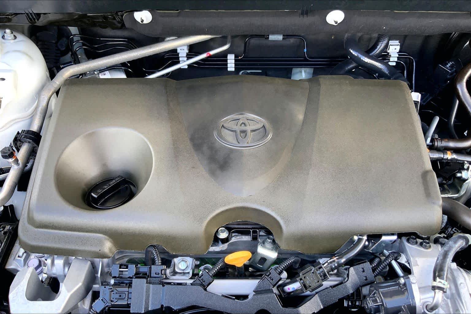 Used 2024 Wind Chill Pearl Toyota Limited image 32