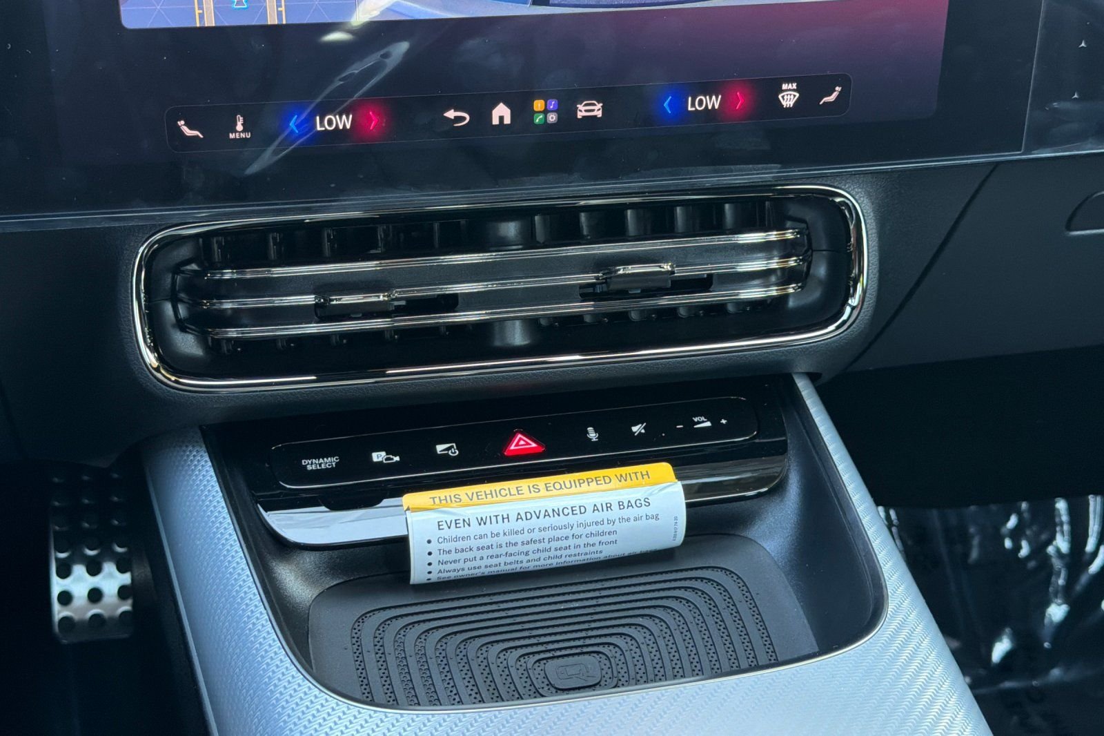 New 2027 MANUFAKTUR Alpine Grey Mercedes-Benz CLA 250+ image 18