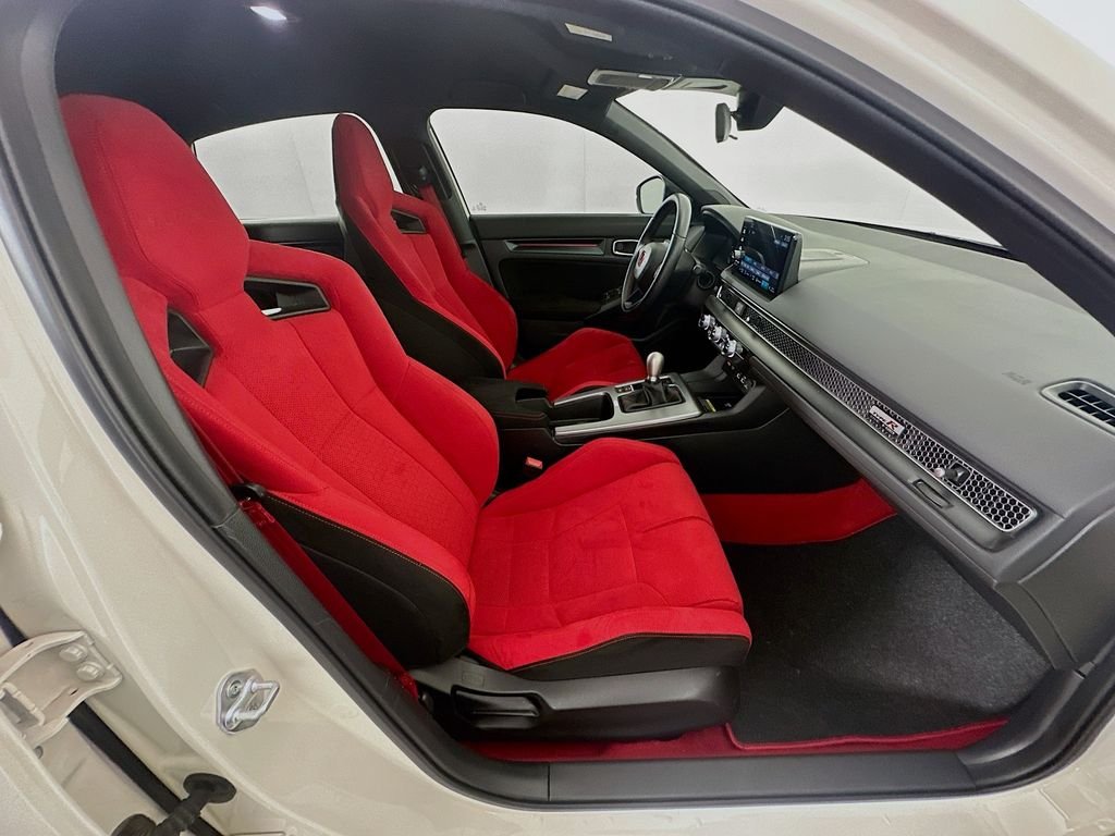Used 2023 White Honda  image 25