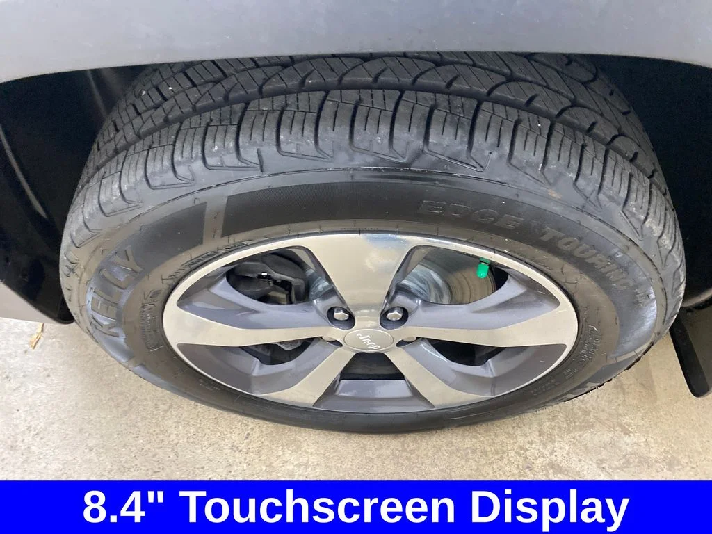 Used 2020 Silver Jeep Limited image 18