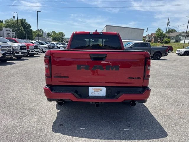 New 2026 Molten Red Pearl-Coat Exterior Paint RAM Big Horn/Lone Star image 6