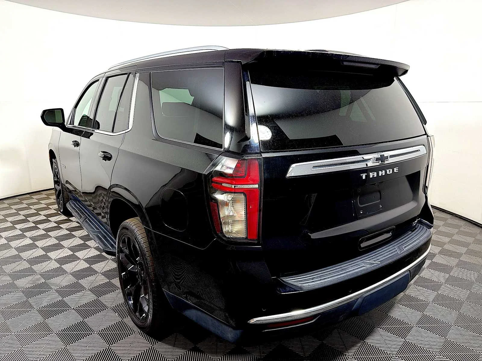 Used 2021 Black Chevrolet LT image 5