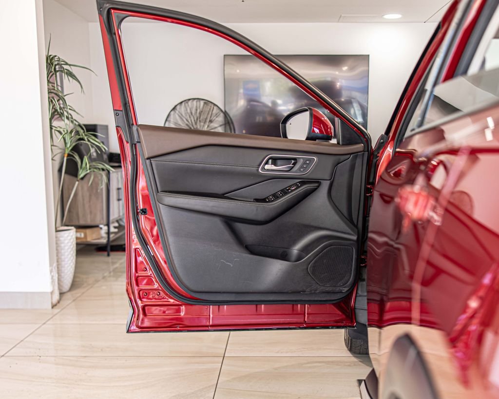 Used 2023 Red Nissan Platinum image 31