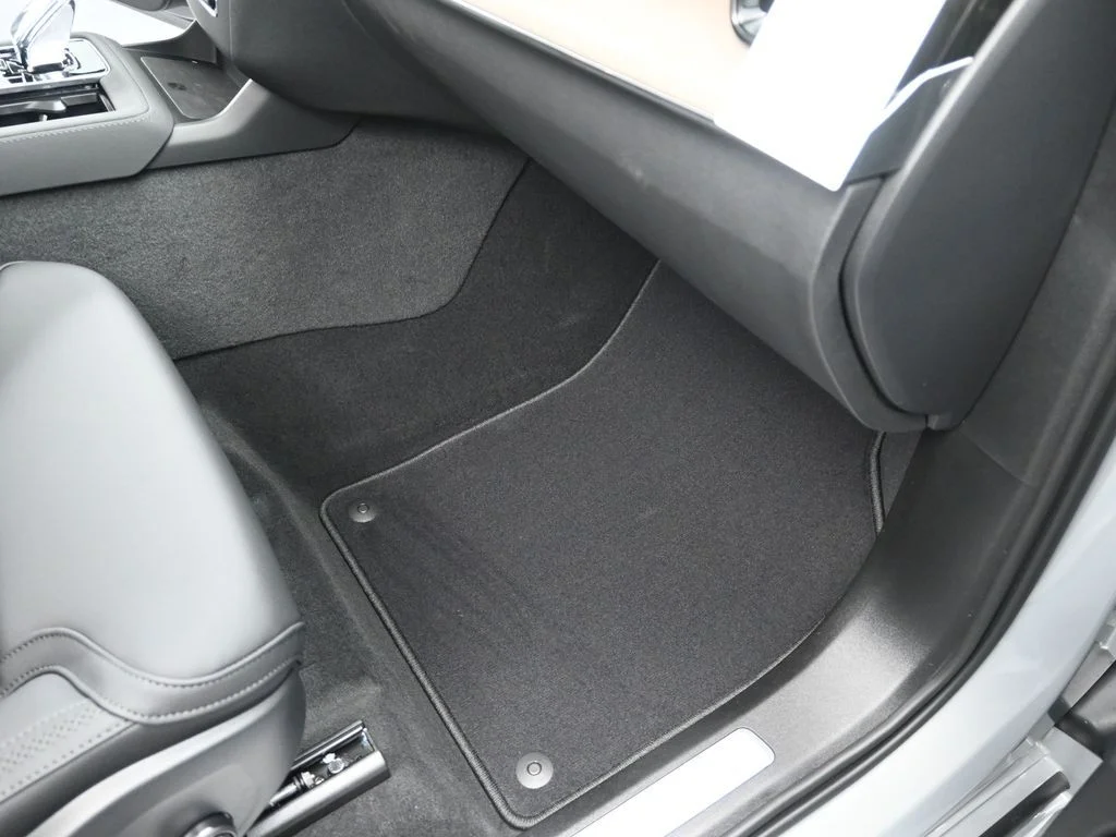 New 2026 Vapour Grey Volvo Core image 26