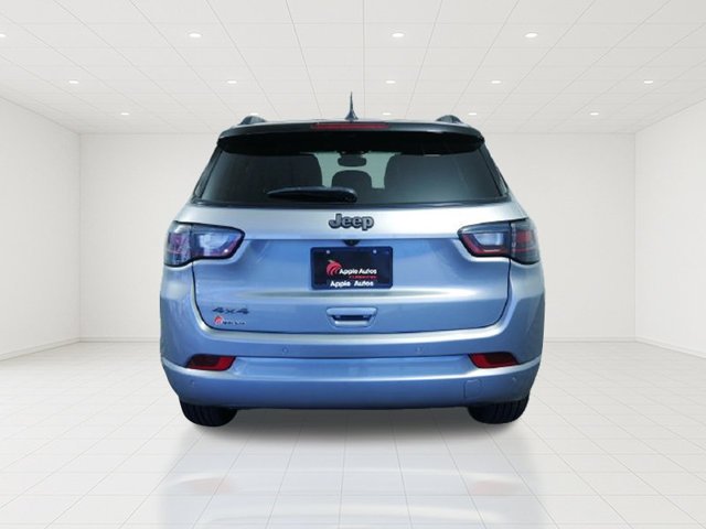 Used 2023 Silver Jeep High Altitude image 6
