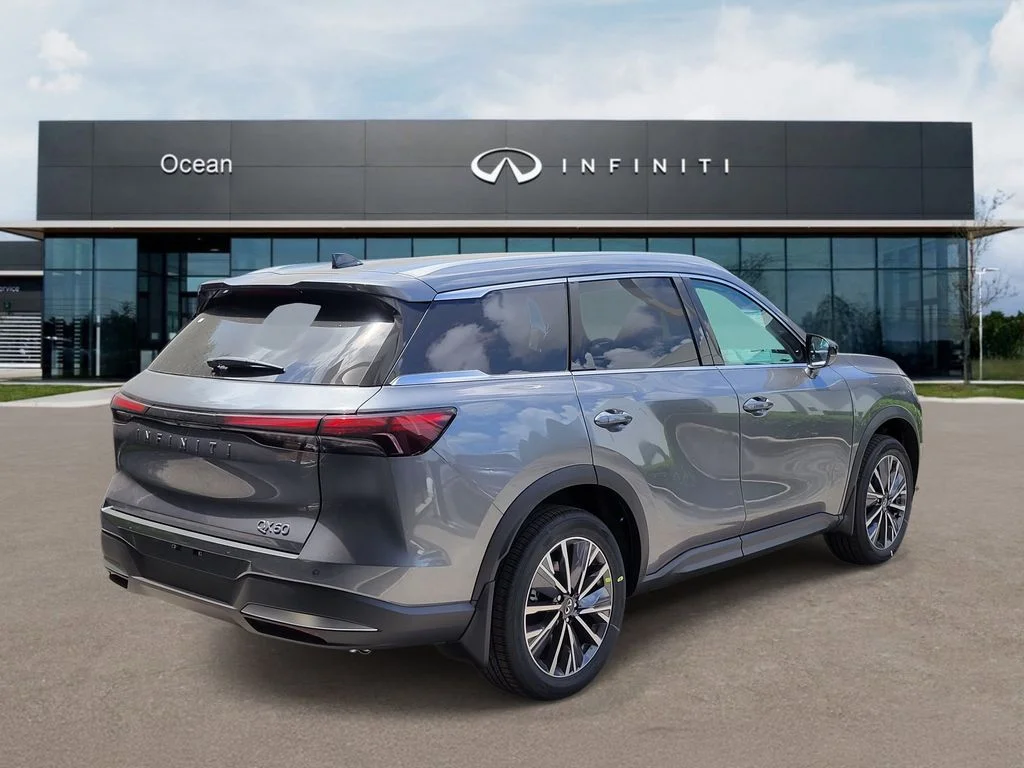 New 2027 GRAPHITE SHADOW INFINITI Luxe FWD image 3