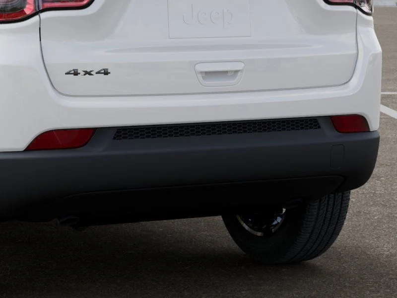 New 2026 Bright White Clear-Coat Exterior Paint Jeep Latitude image 13