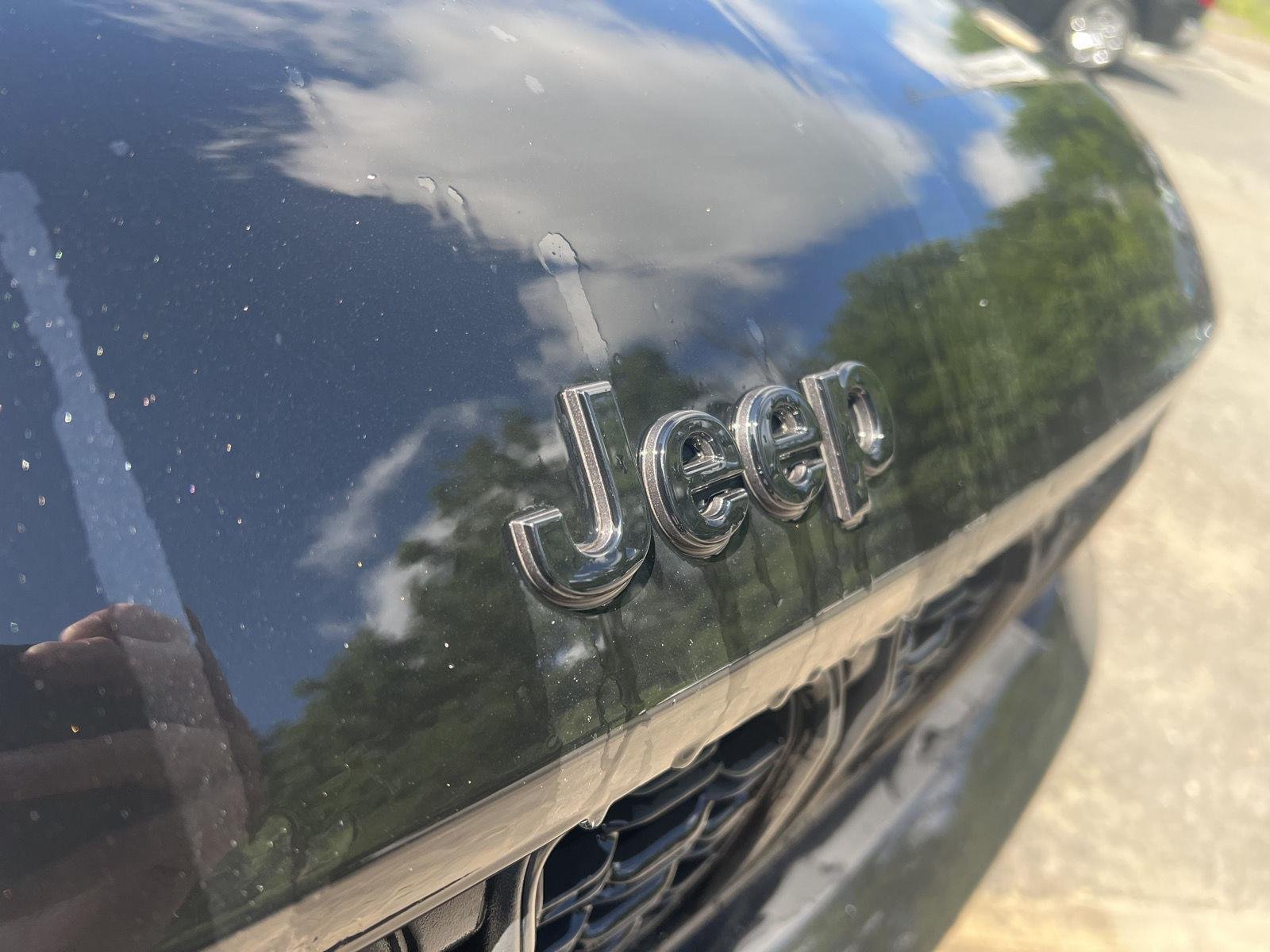 Used 2023 Diamond Black Crystal Pearlcoat Jeep Altitude X image 9