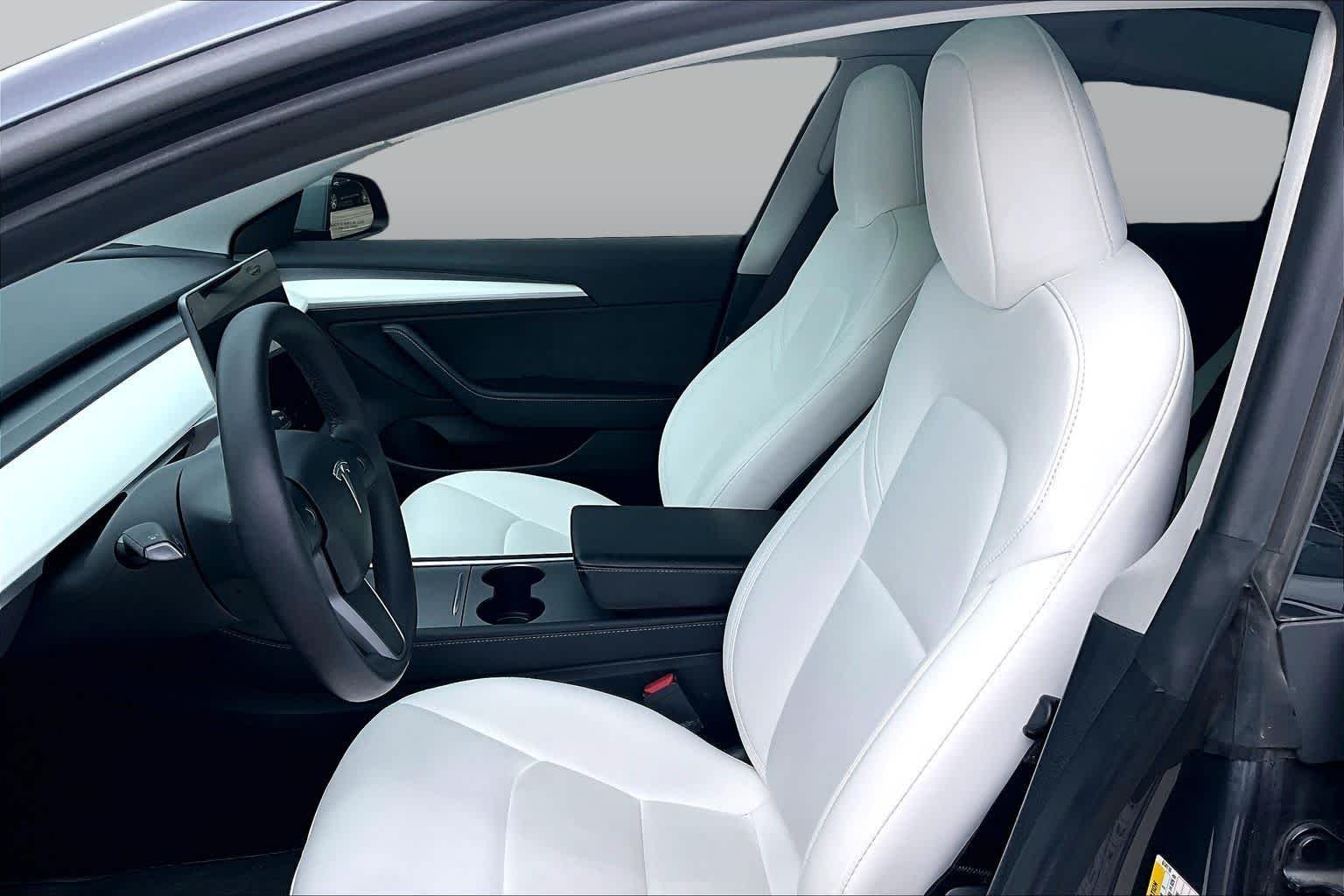 Used 2023 Deep Blue Metallic Tesla  image 7