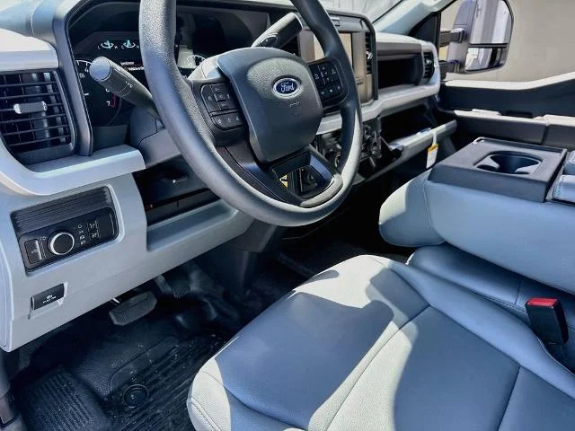 New 2026 Oxford White Ford F-250® XL image 38