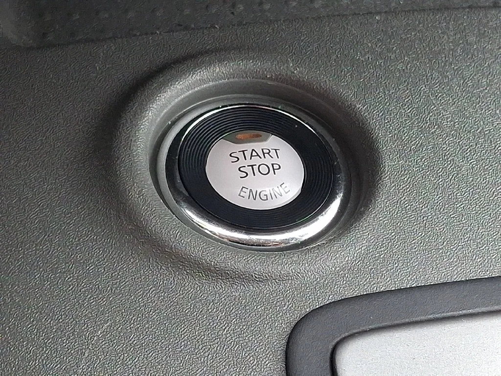 Certified Used 2020 Gun Metallic Nissan SV image 26