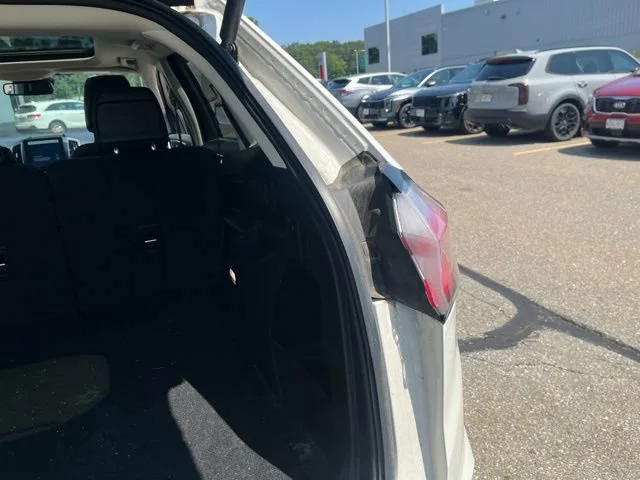 Used 2021 White Metallic Ford SEL image 20