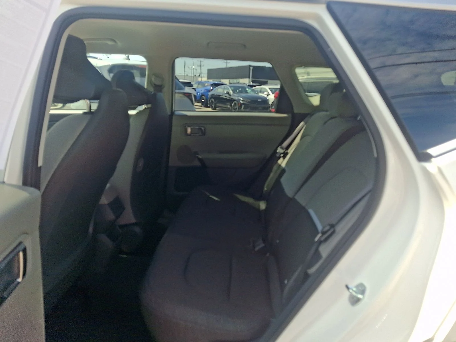 New 2027 White Kia S image 9