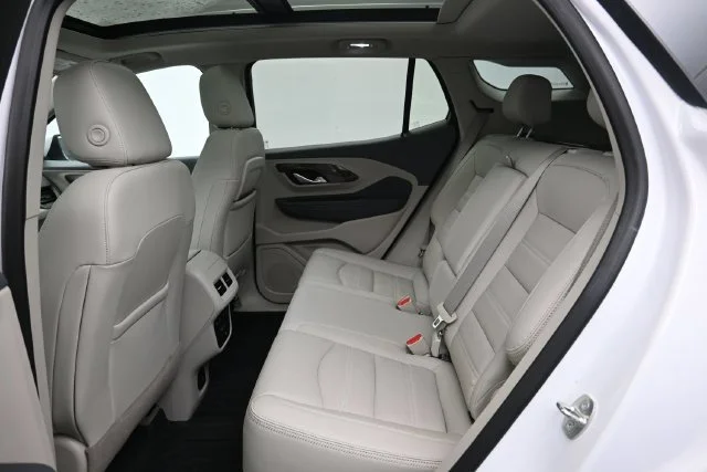 Used 2023 SUMMIT WHITE GMC Denali image 24