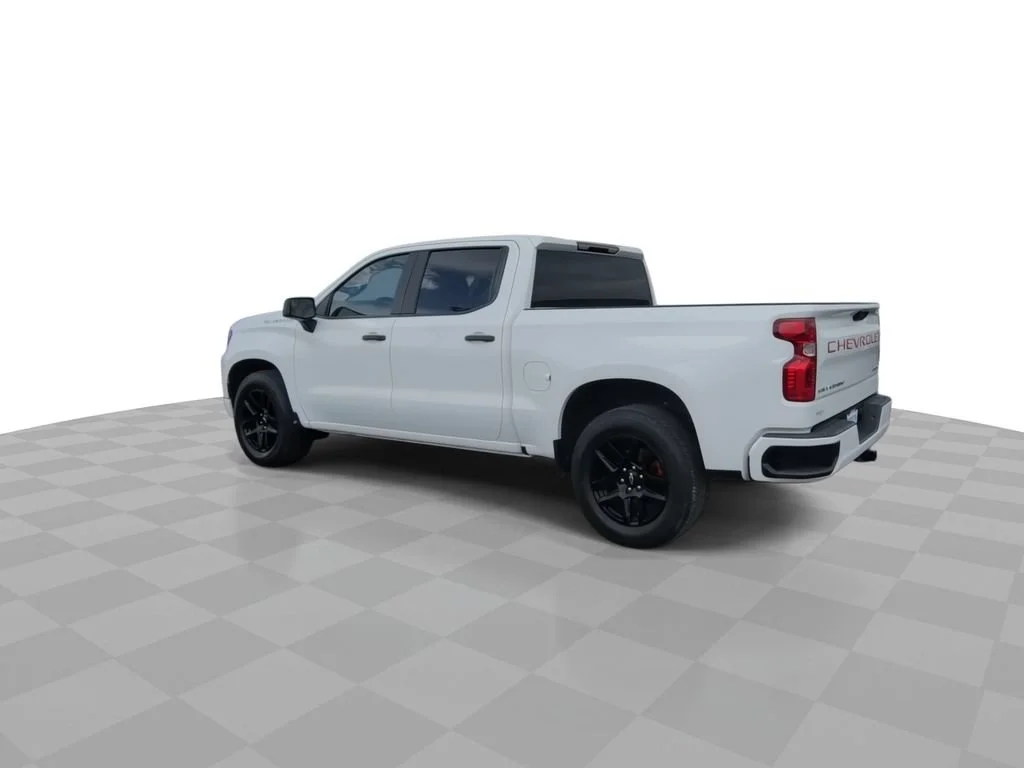 Certified Used 2022 Summit White Chevrolet Custom image 6