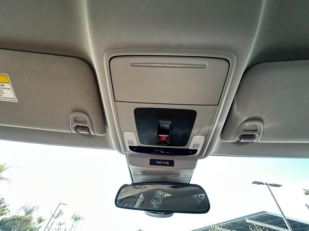 Used 2024  Honda LX image 29