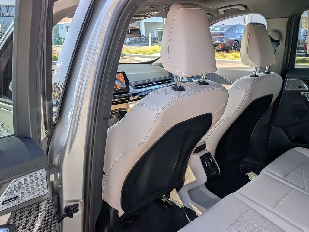 Used 2025 Silver BMW xDrive28i image 11