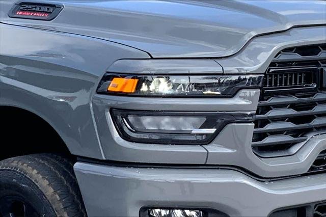 New 2026 Ceramic Gray Clear-Coat Exterior Paint RAM LONE STAR image 10