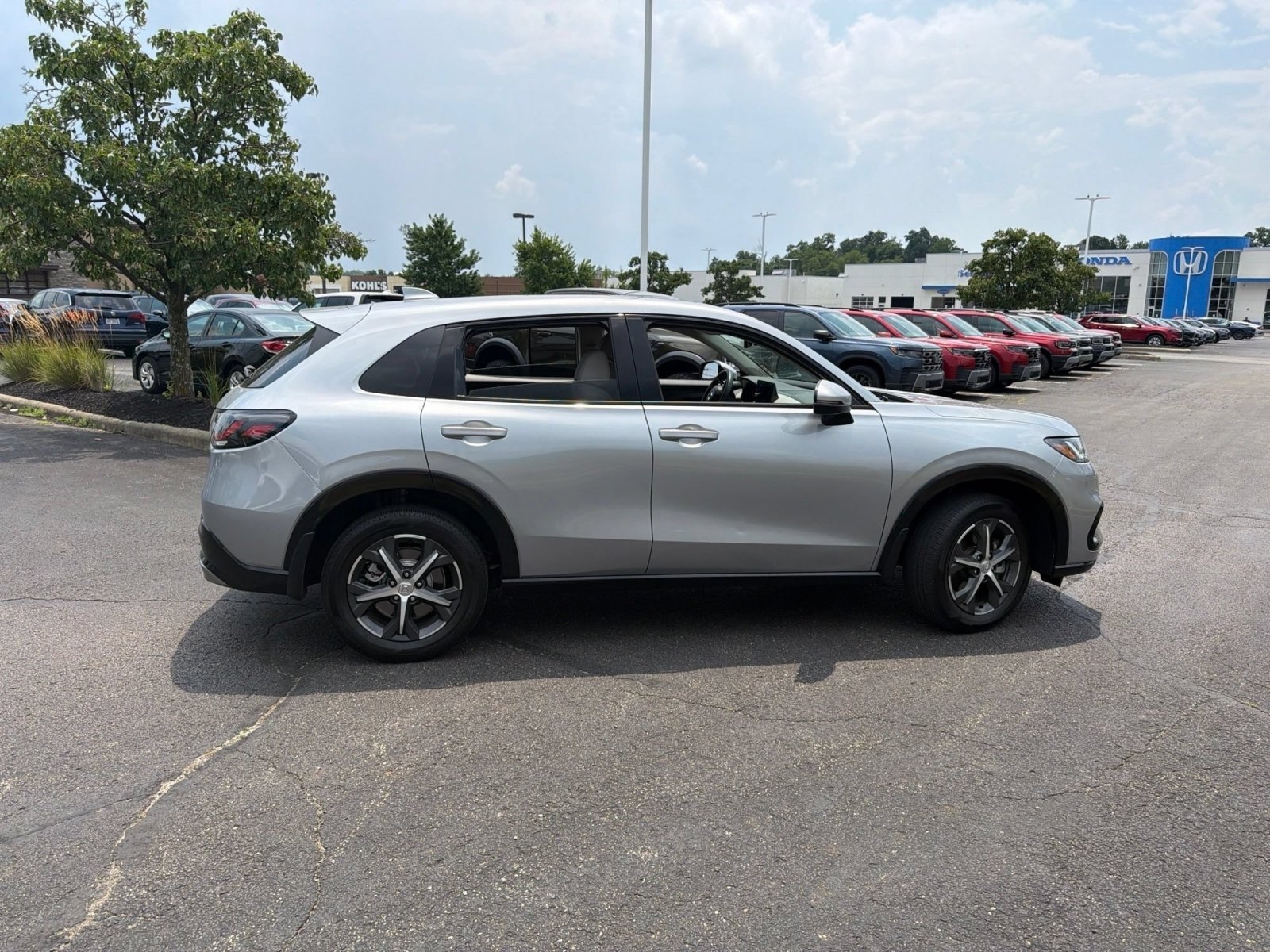 Certified Used 2025 Lunar Silver Metallic Honda EX-L image 29
