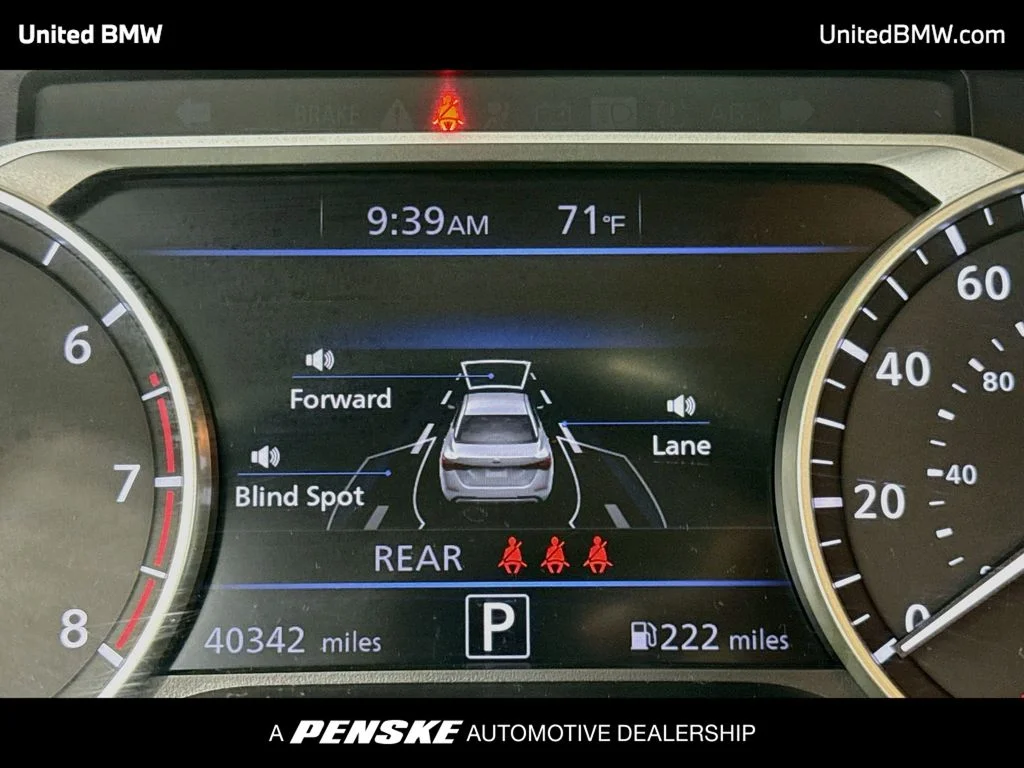 Used 2022 Rosewood Nissan SV image 7
