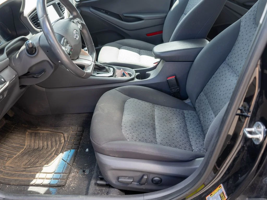 Used 2017 Black Hyundai SEL image 12