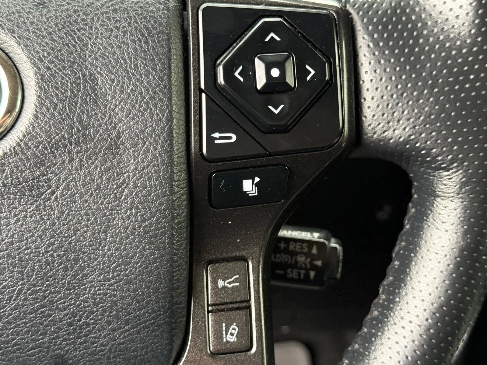 Used 2023 Ice Cap Toyota TRD Off Road Premium image 31