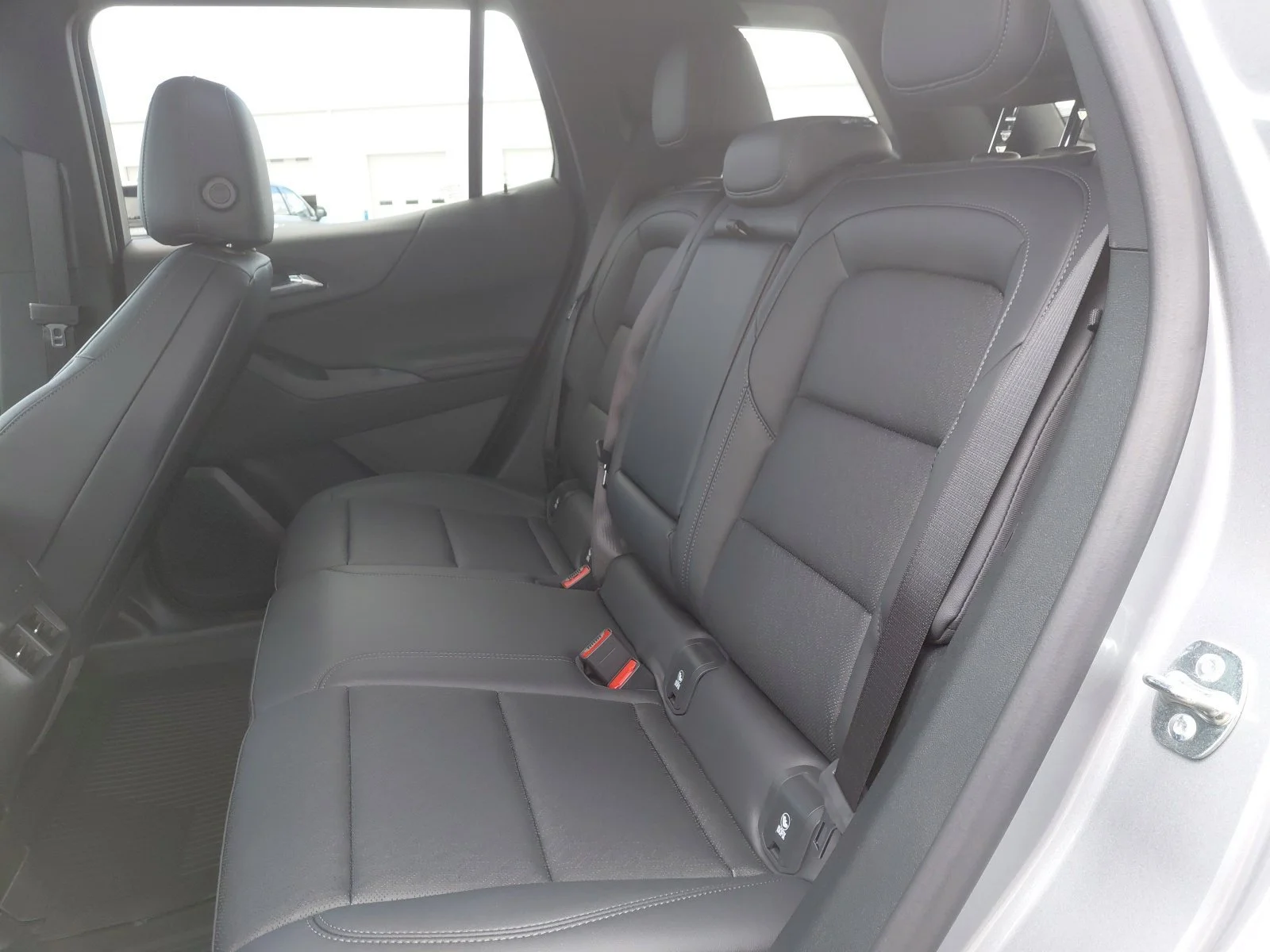 2027 Chevrolet Equinox LT - Photo 23