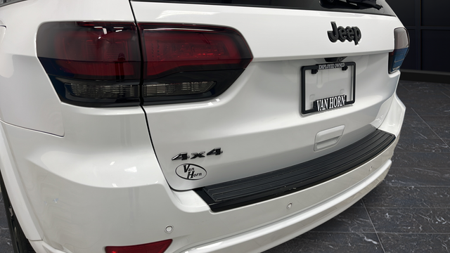Used 2018 Bright White Clearcoat Jeep Altitude image 38