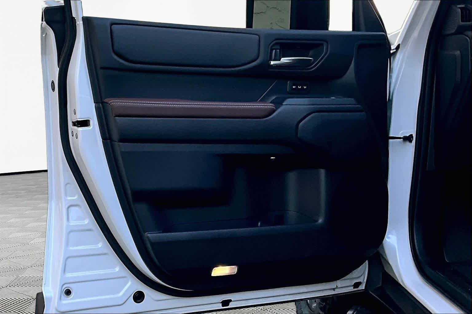 Used 2026 Wind Chill Pearl Toyota  image 22