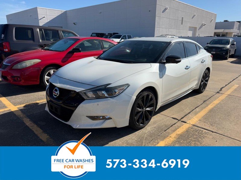 2018 Nissan Maxima SR's photo