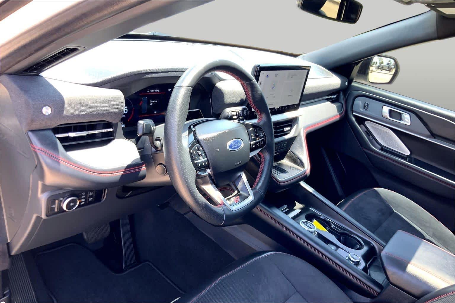 Used 2025 Star White Metallic Tri-Coat Ford ST image 17