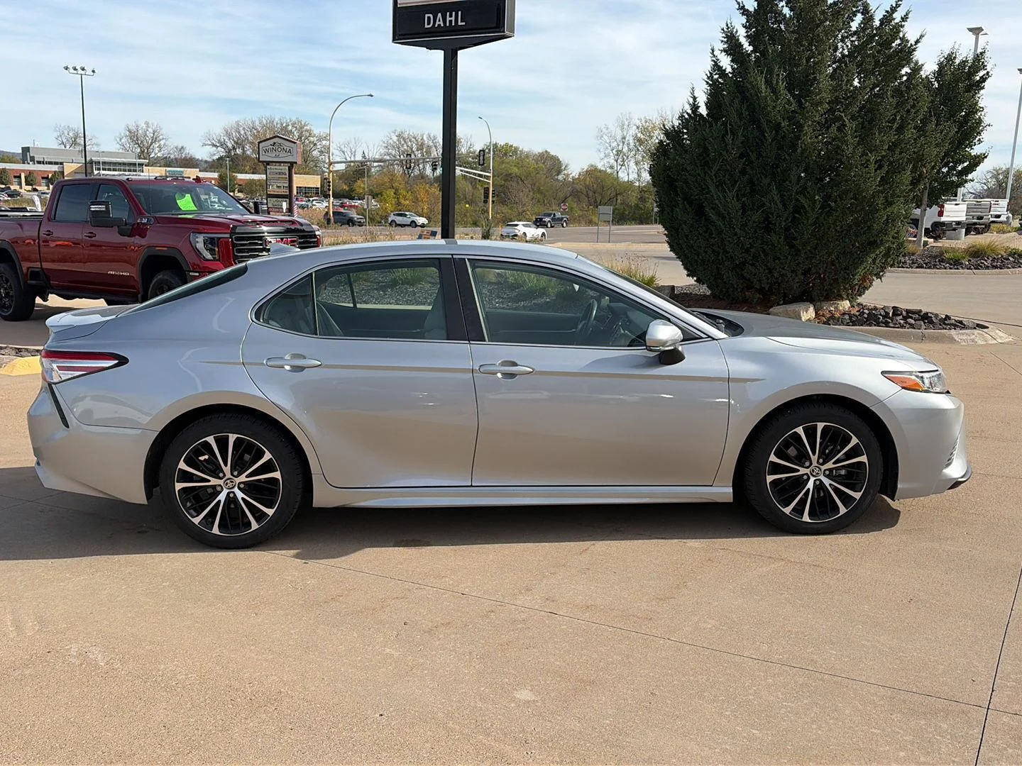 Used 2020 Toyota Camry SE with VIN 4T1M11AK3LU949149 for sale in Winona, Minnesota