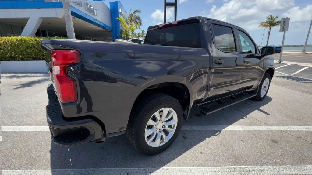 Used 2023 Gray Chevrolet Custom image 8
