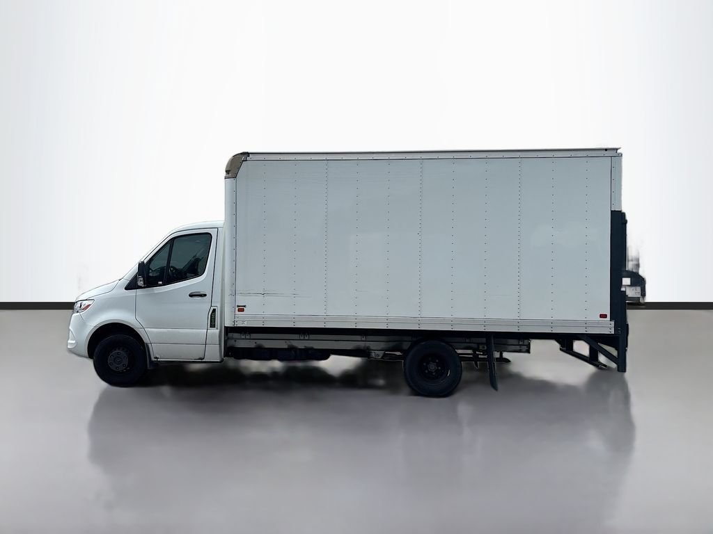Used 2023 White Mercedes-Benz DRY BOX TRUCK image 6