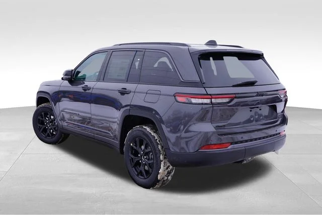 New 2026 Baltic Gray Metallic Clearcoat Jeep Laredo image 5