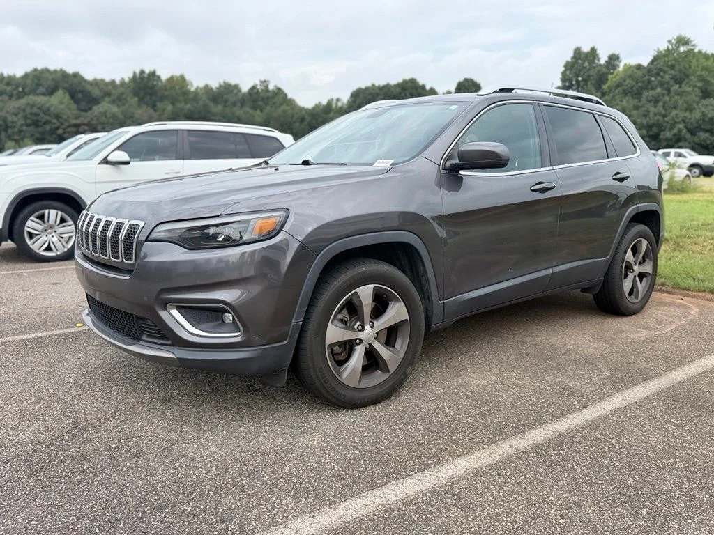 Used 2019 Gray Jeep Limited image 10